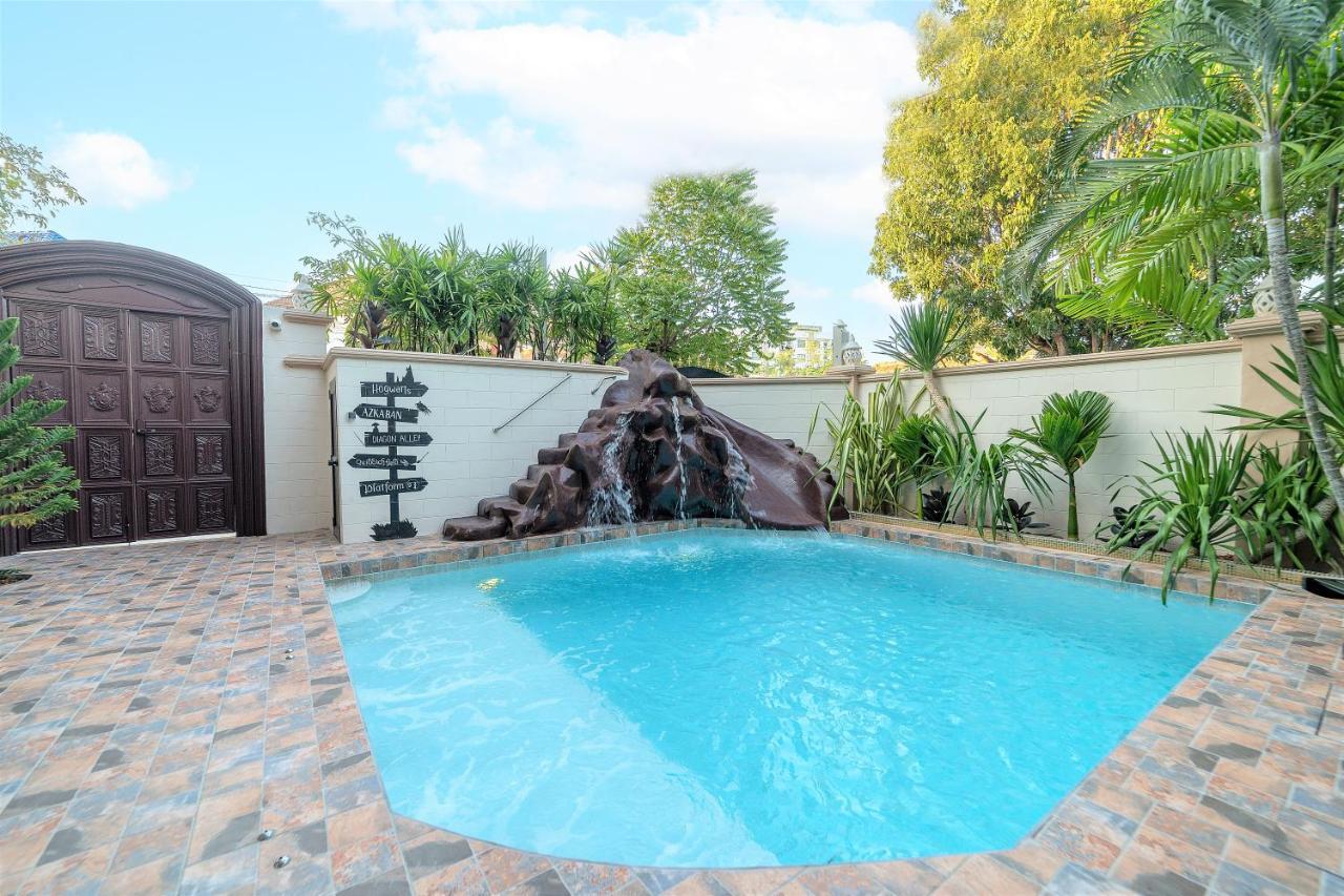 Potterland Luxury Pool Villa Pattaya Walking Street 6 Bedrooms מראה חיצוני תמונה